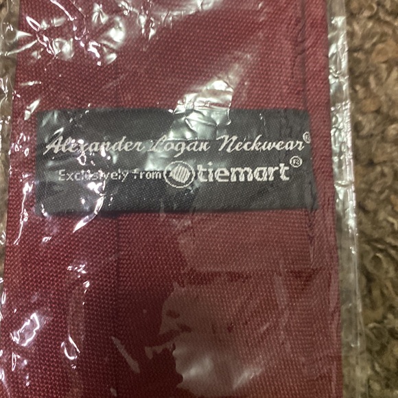 2S25.  Alexander Logan Tie - Picture 2 of 2